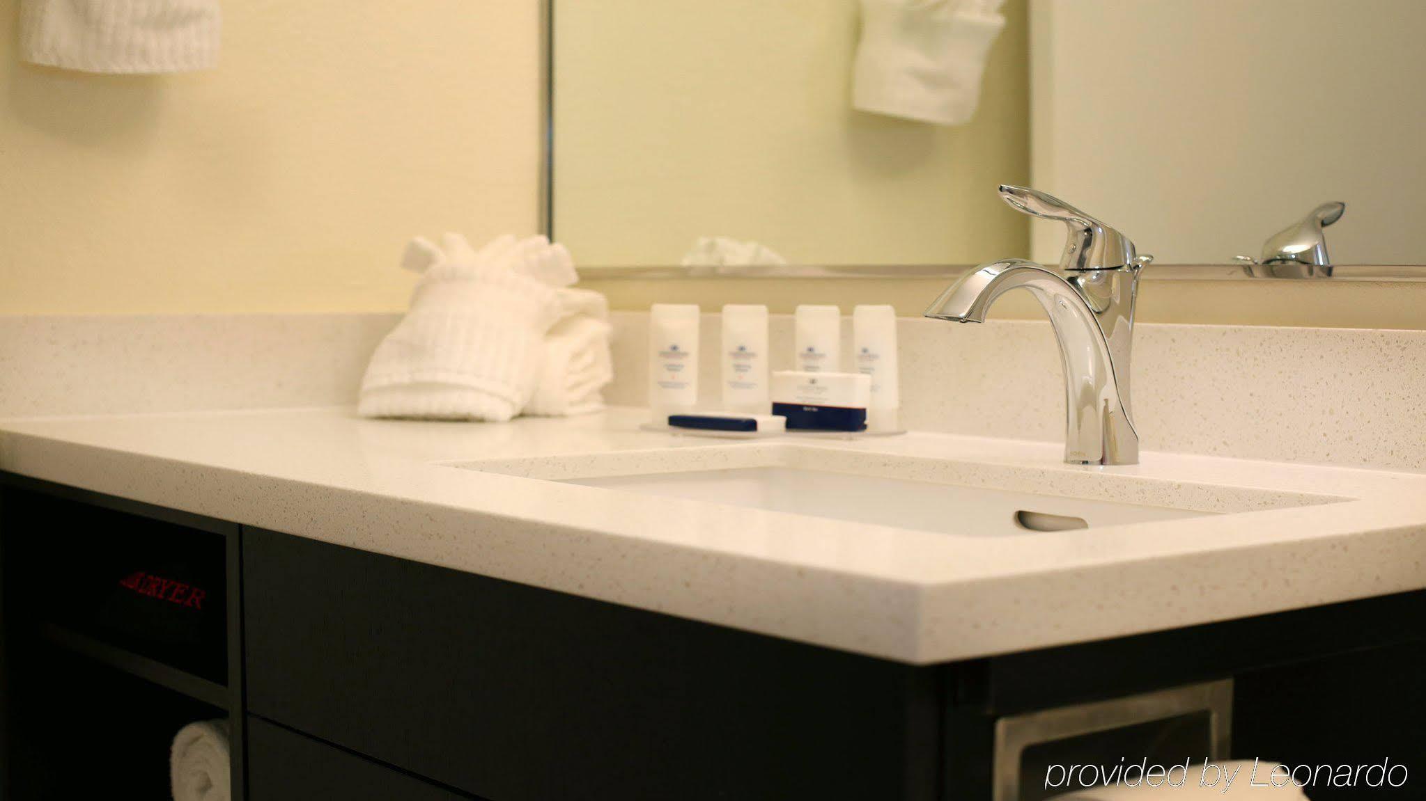 Candlewood Suites East Lansing By Ihg Dış mekan fotoğraf